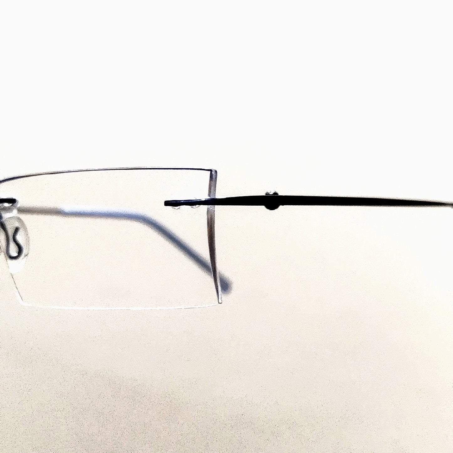 Blue Aura Rimless Reading Glasses with Anti Glare Coating Power +1.50