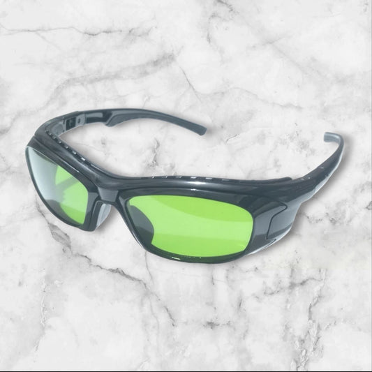 Green Lens Dust Protection Wraparound Sports Cycling Sunglasses with integrated side cover