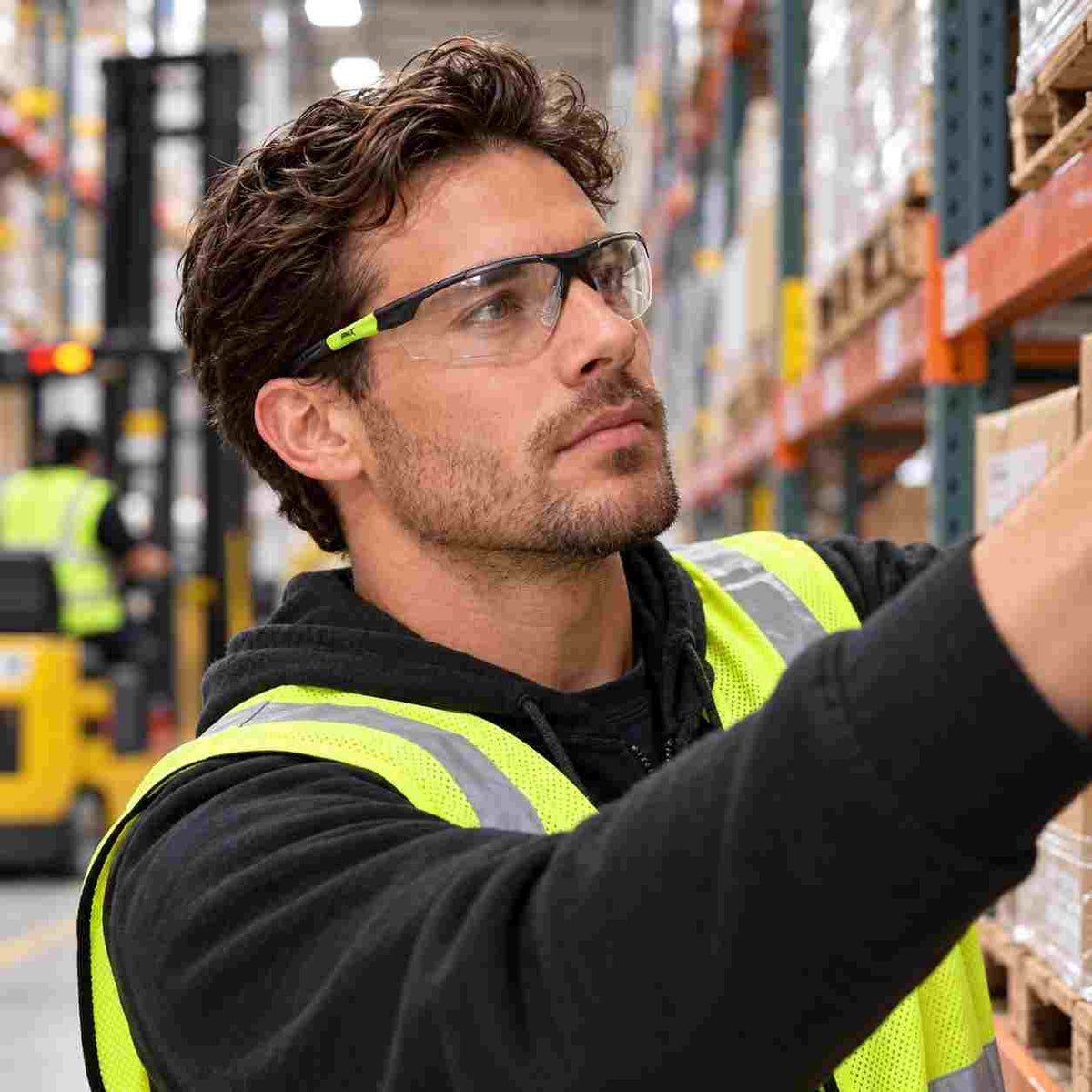 Pyramex Sitecore H2MAX anti-fog safety glasses application image 8