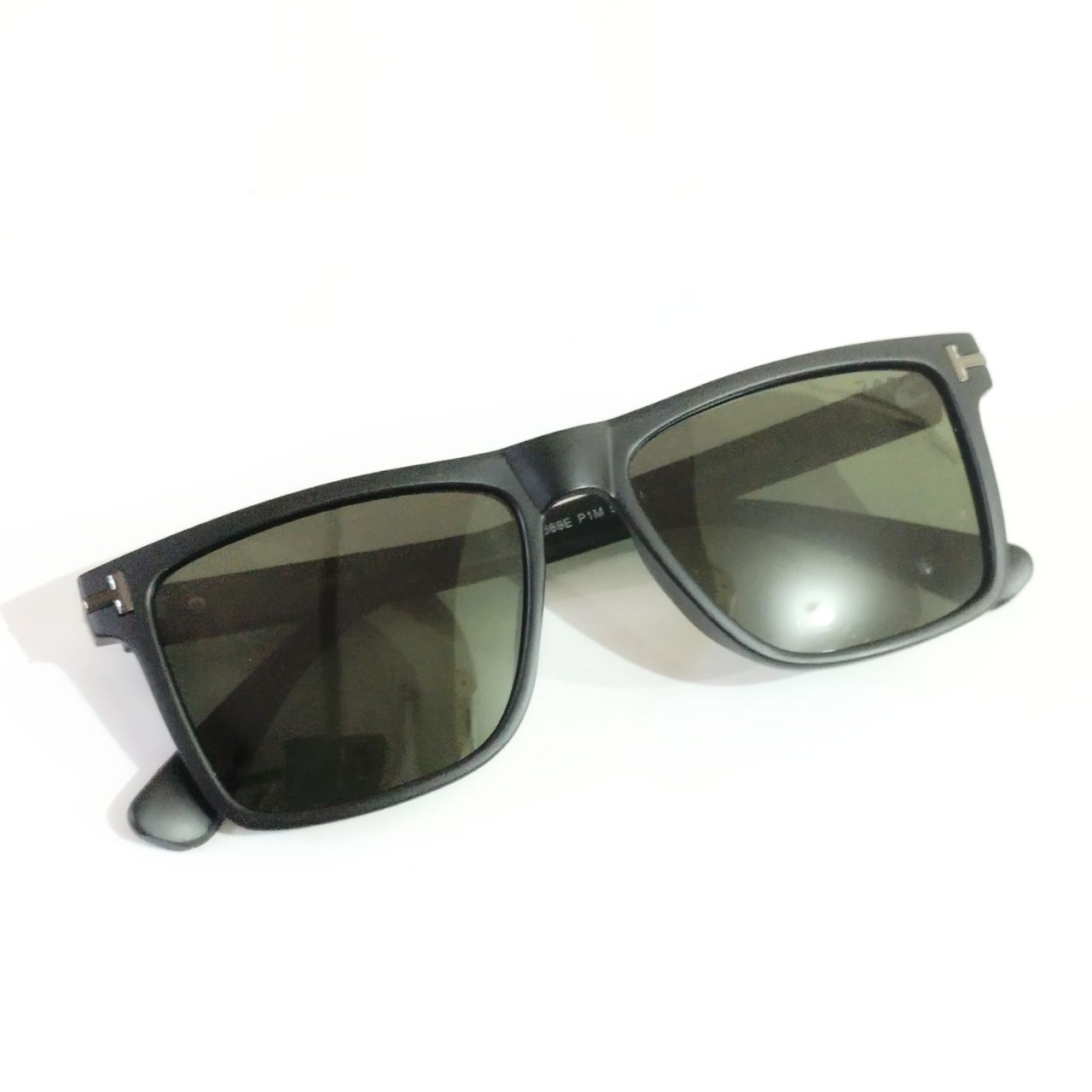 Titan Men's Polarized Green Lens Round Sunglasses : Amazon.in: Fashion