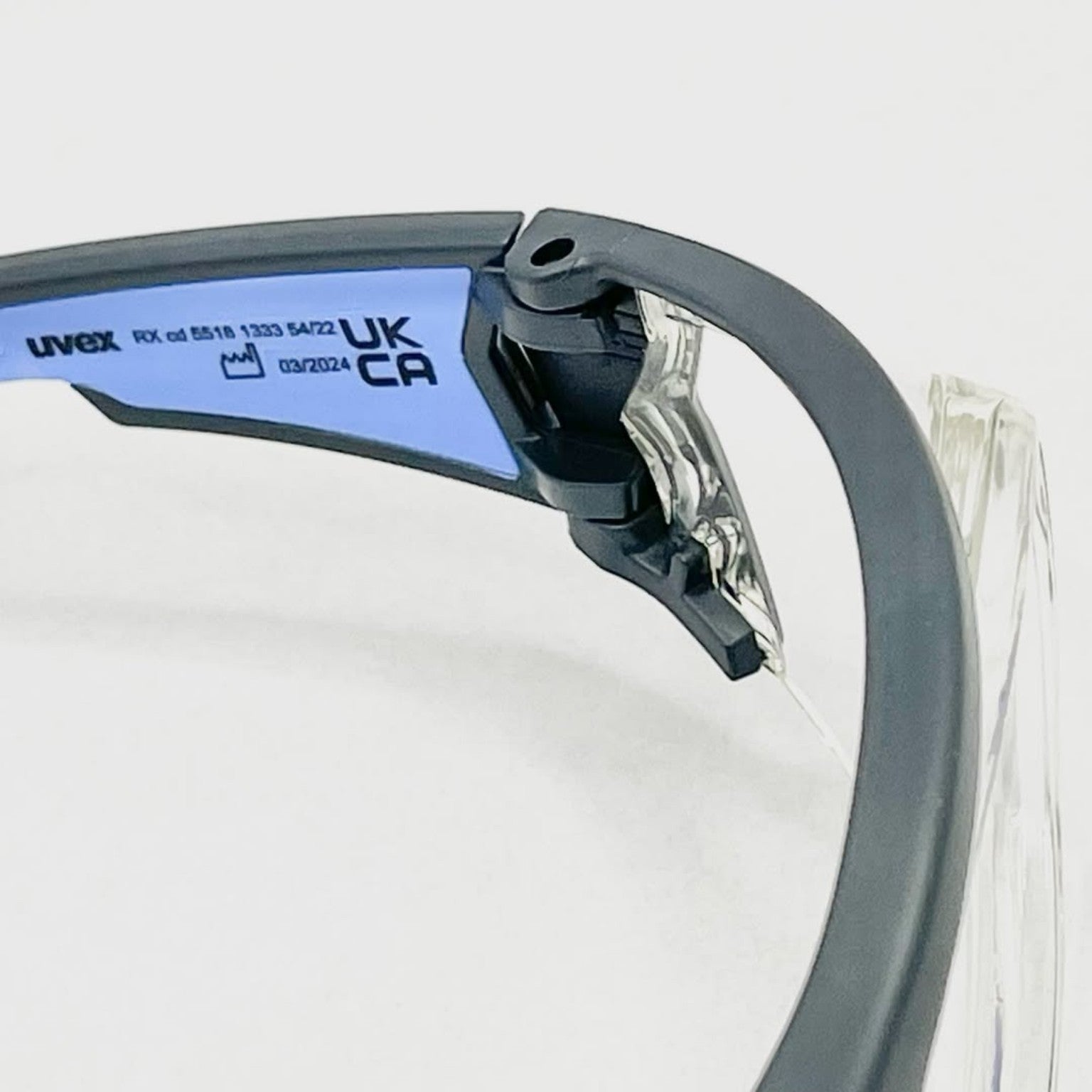Uvex 5518 side shield detail showing protective coverage